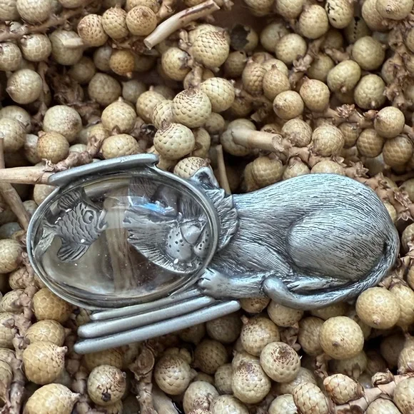 Vintage Silver Cat and Fishbowl Magnifying Glass Brooch Pin - Picture 4 of 13